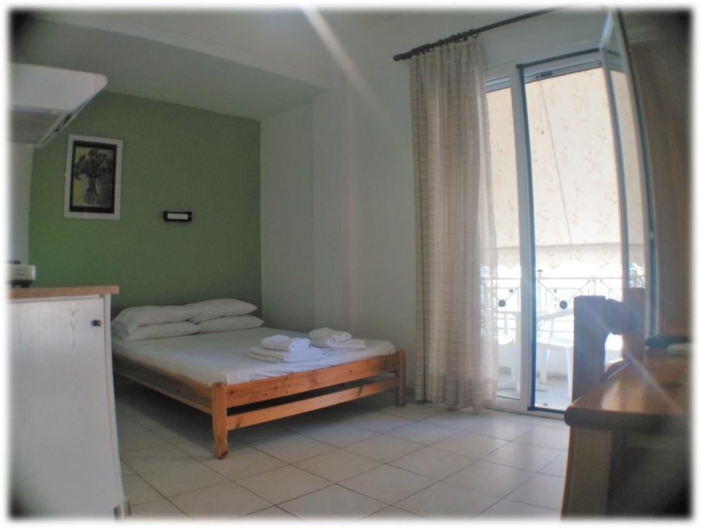 Araliki Apartments & Studios Лутра-Едіпсу Екстер'єр фото